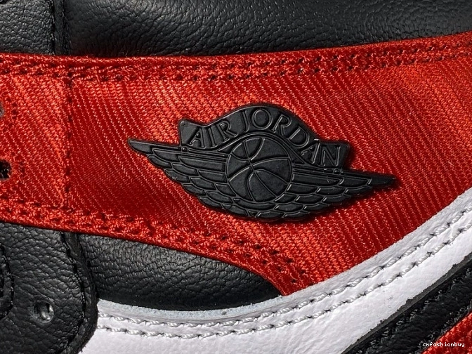 CD0461-016 Air Jordan 1 Toe High Retro Black Satin 1116